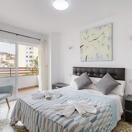 Piso Amplio Cerca Del Centro De Capital * Malaga